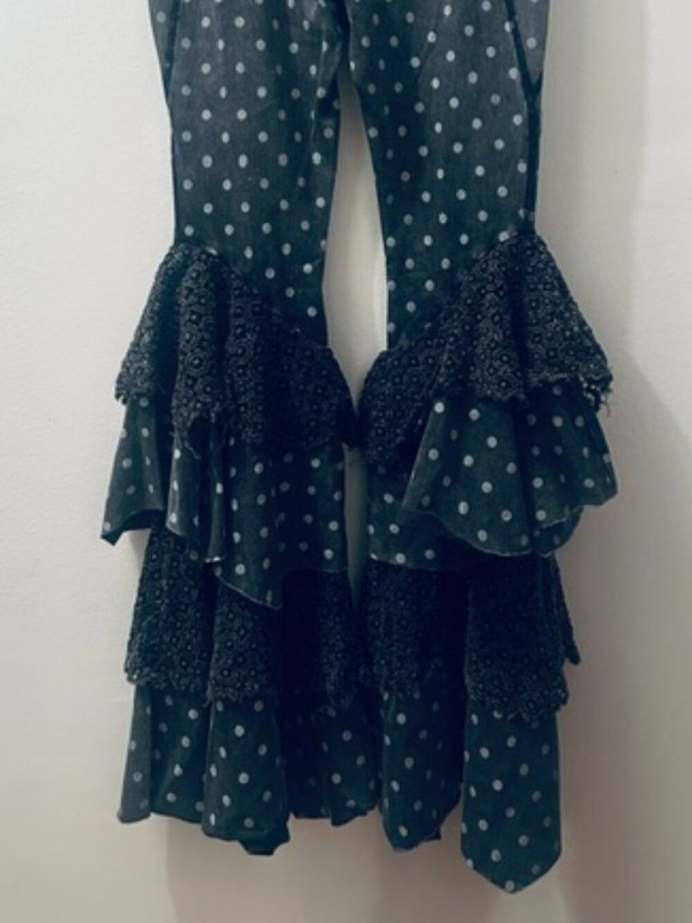 A Rare Bird Bold Black Polka Dot Tiered Ruffle Soft Stretchy Pocket Leggings NWT - Picture 16 of 16